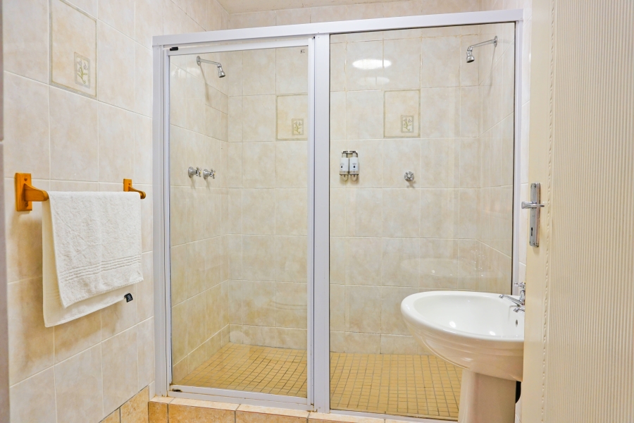 7 Bedroom Property for Sale in Nahoon Eastern Cape